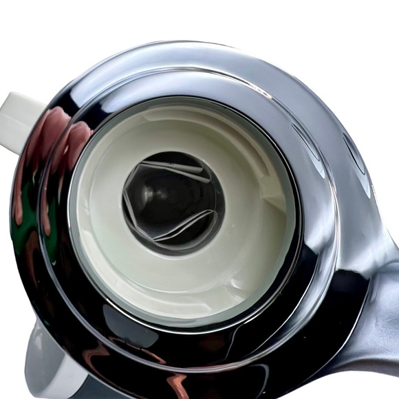 Spode Christmas Tree Thermal Carafe Serves Hot or Cold Liquids 1 Liter NIB - Picture 6 of 15